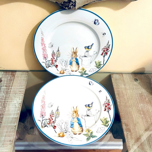 Set of 2 Peter Rabbit Dinner Plates - Picture 1 of 4